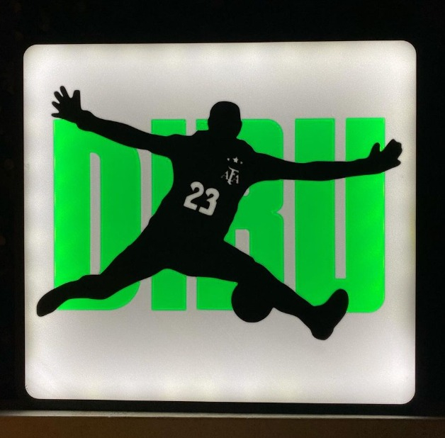 Lampara Velador Led 3d Dibu Martinez Blanco Verde - Image 2